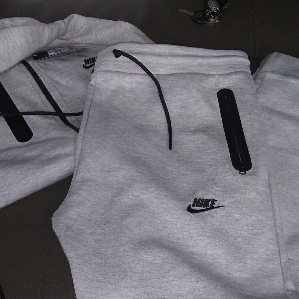🔥🔥SOLD---NWT MEN'S NIKE JOGGER SET🔥🔥